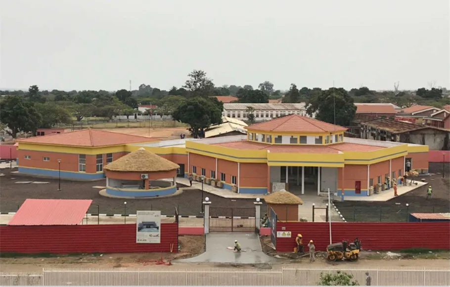 Vista aerea do centro civico do Moxico