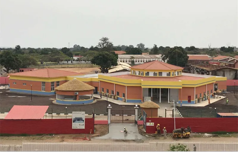Vista aerea do centro civico do Moxico