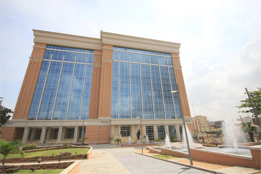 Fachada do Palacio da Justica de Luanda